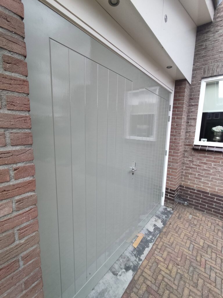 Kozijnen en deuren weer strak in de lak