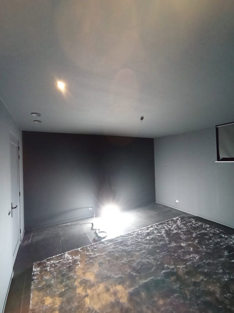 Een frisse en moderne uitstraling door de hele woning