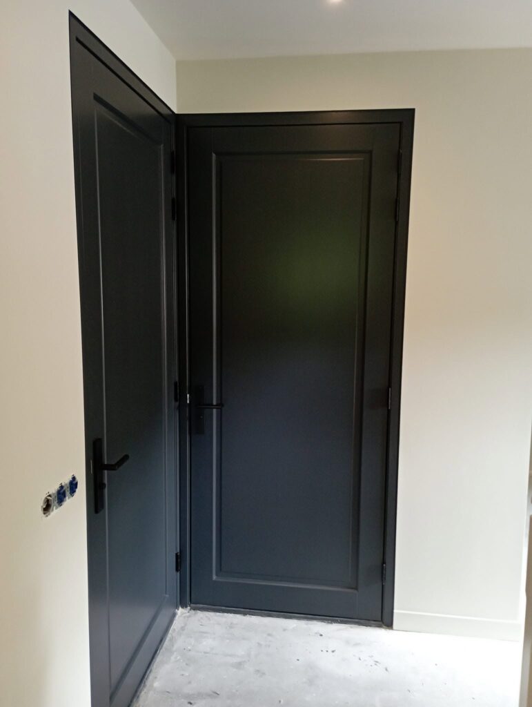 Een frisse en moderne uitstraling door de hele woning