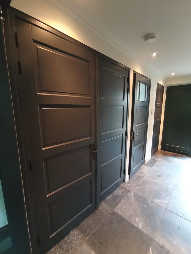 Een frisse en moderne uitstraling door de hele woning